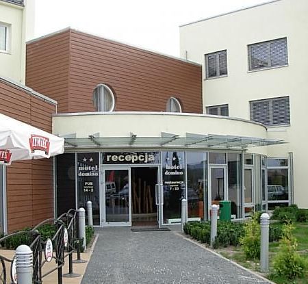 Hotel Domino Niemodlin Exterior foto